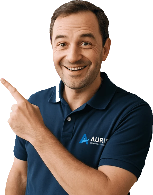 Corretor da Auris apontando para as soluções de seguro